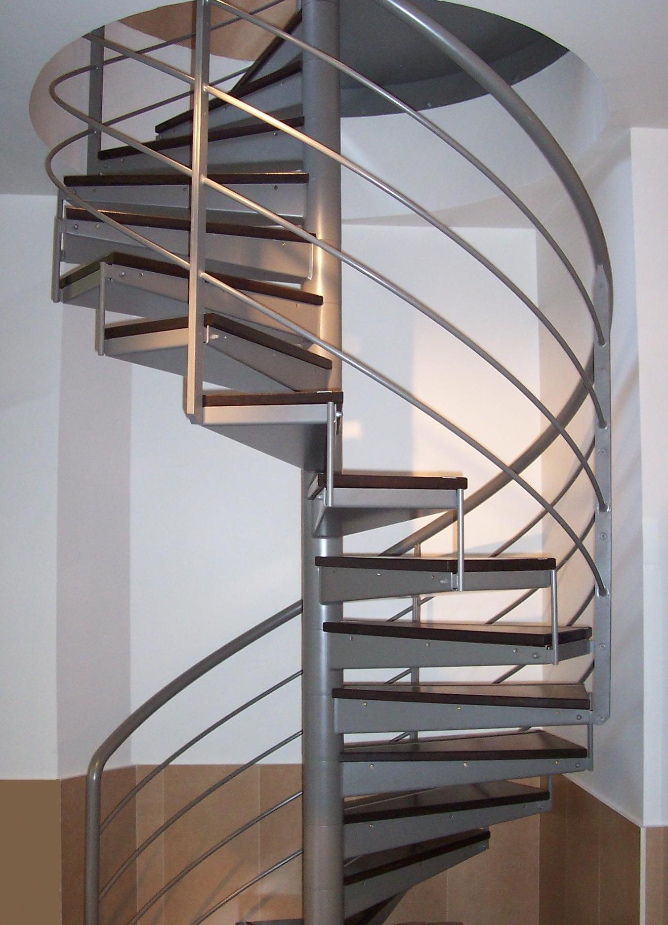 escalier helicoidal en colimacon 60x120cm