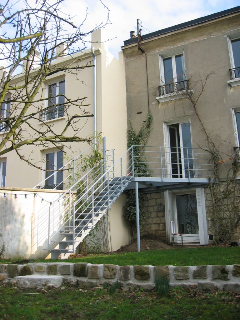 maison-escalier-caillebotis